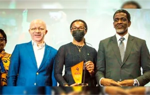 8ème édition des ASCOM 2021 à Abidjan : Le Grand prix de la Communication RSE décerné à la Fondation BGFIBank